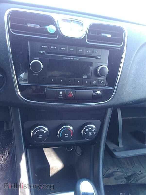 2014 Chrysler 200 - VIN: 1C3CCBAB9EN212927 - Фото 4