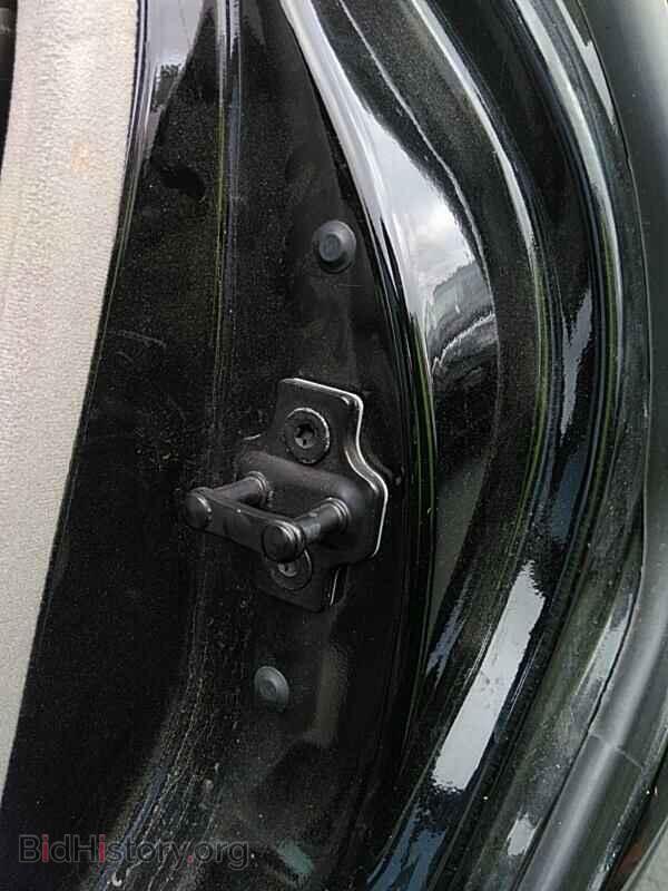 2004 Cadillac DeVille - VIN: 1G6KF57964U132979 - Photo 9