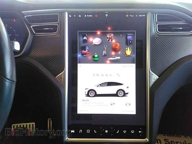 2016 Tesla Model X - VIN: 5YJXCBE48GF022644 - Photo 4