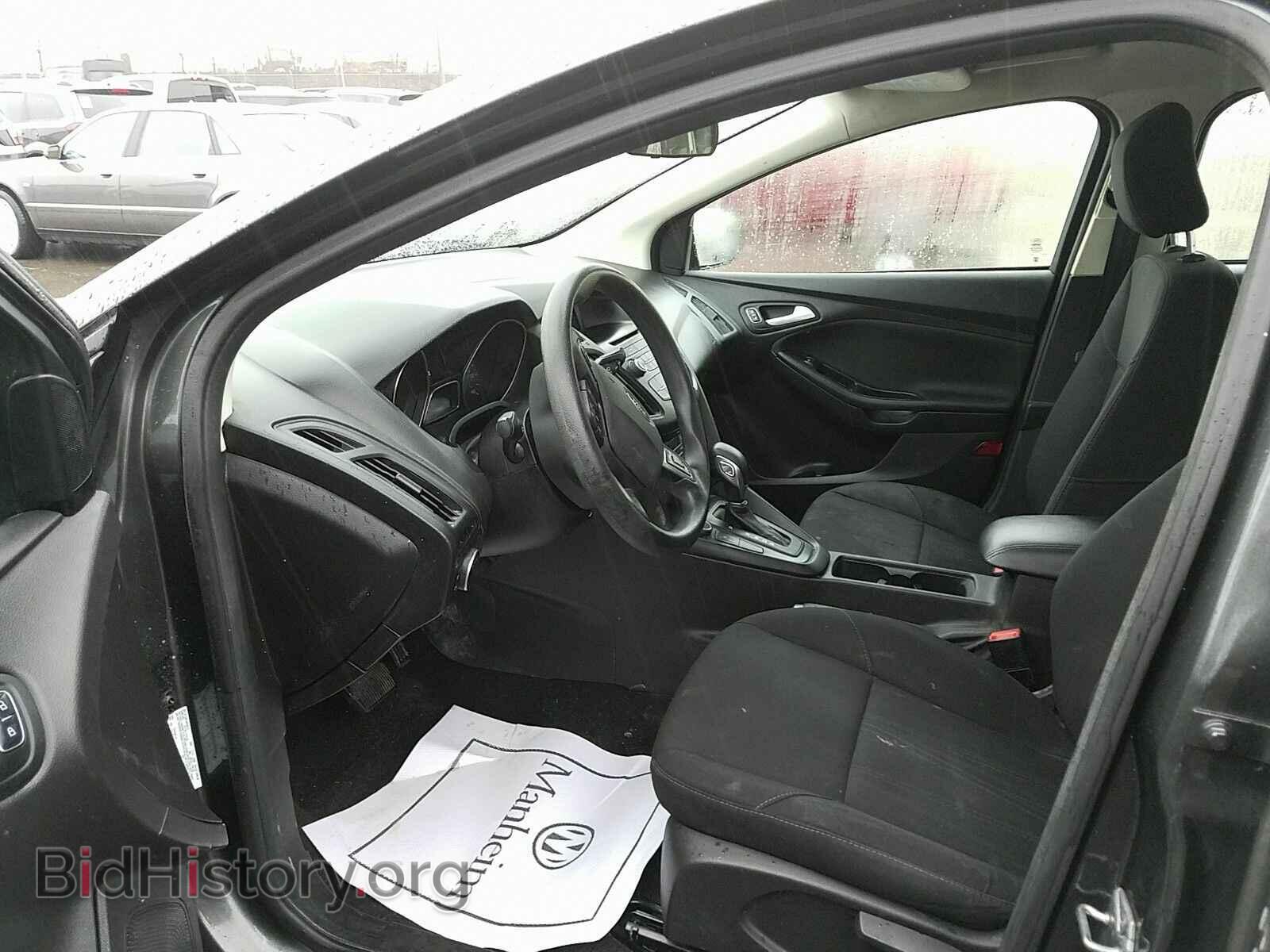 2017 Ford Focus - VIN: 1FADP3FE4HL210568 - Photo 3