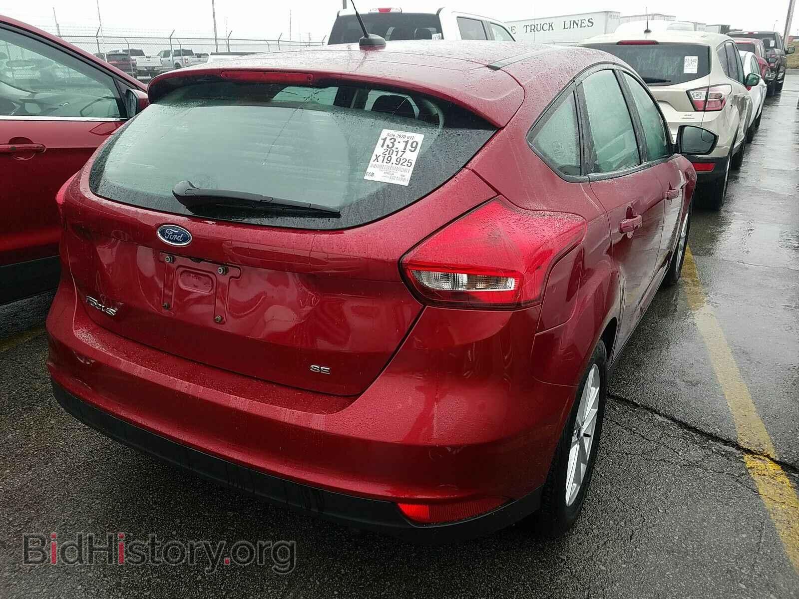 2017 Ford Focus - VIN: 1FADP3K22HL289685 - Фото 2