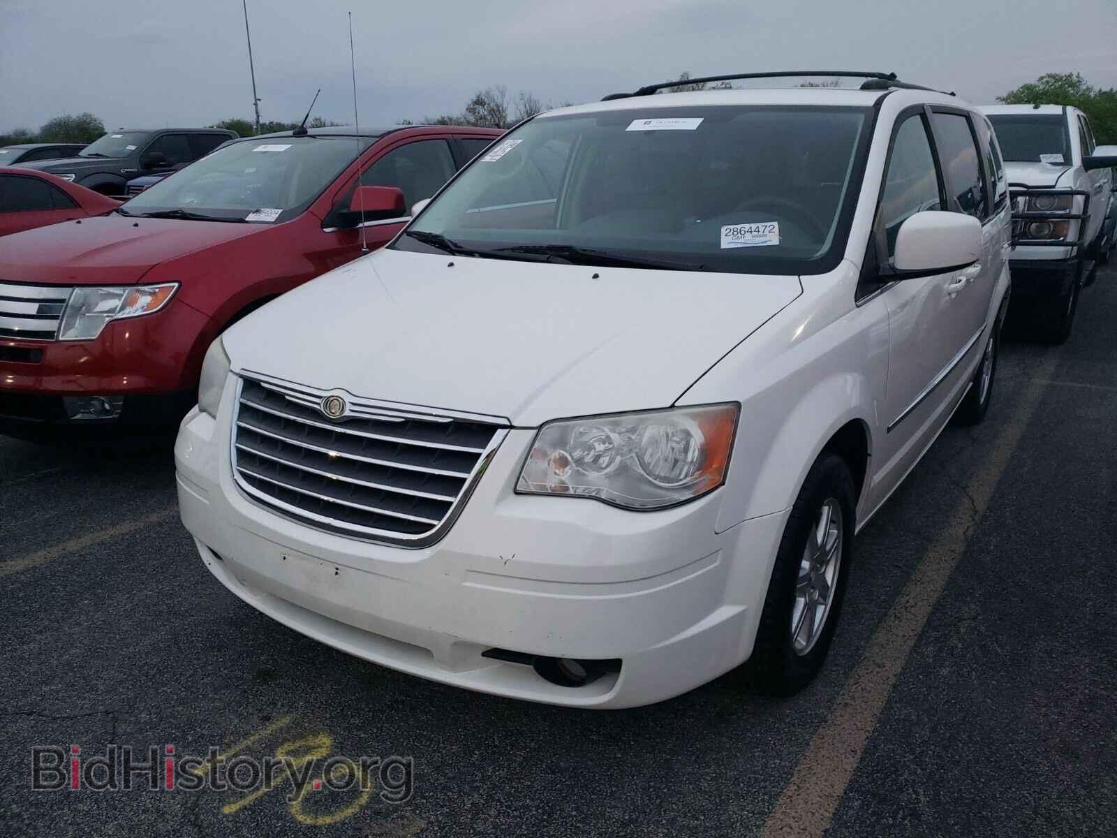 Photo 2A4RR5D13AR214558 - Chrysler Town &amp; Country 2010