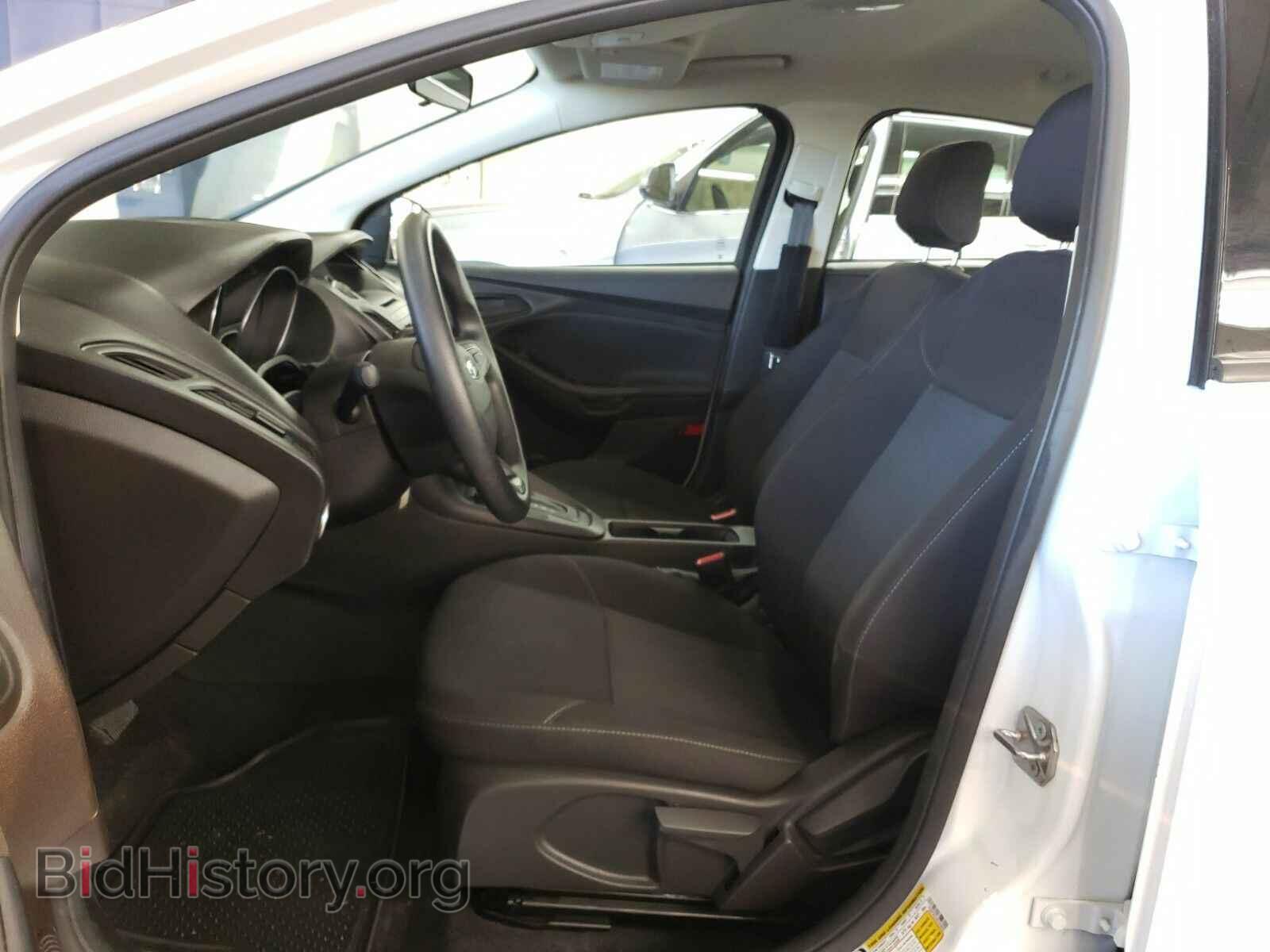 2017 Ford Focus - VIN: 1FADP3E23HL230902 - Фото 3