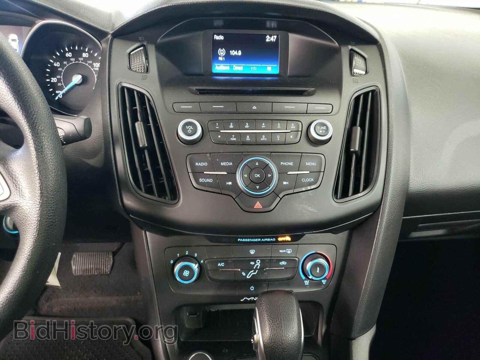 2017 Ford Focus - VIN: 1FADP3E23HL230902 - Фото 4
