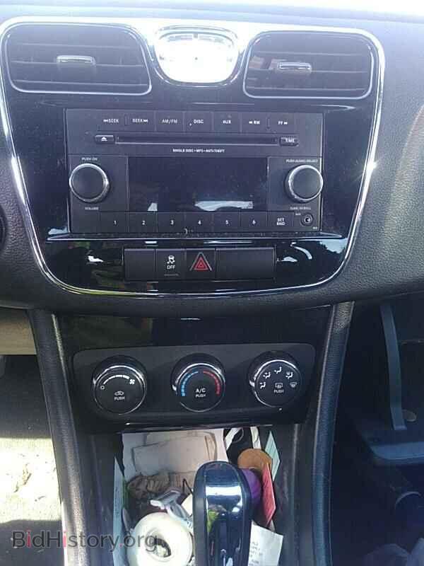 2014 Chrysler 200 - VIN: 1C3CCBAB9EN207484 - Фото 4