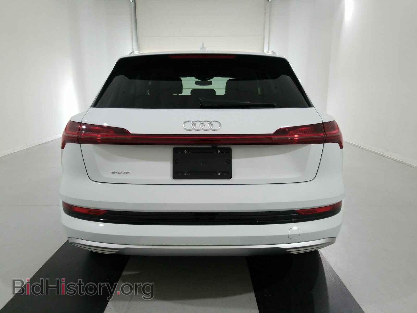 2019 Audi e-tron - VIN: WA1LABGE5KB017532 - Фото 5