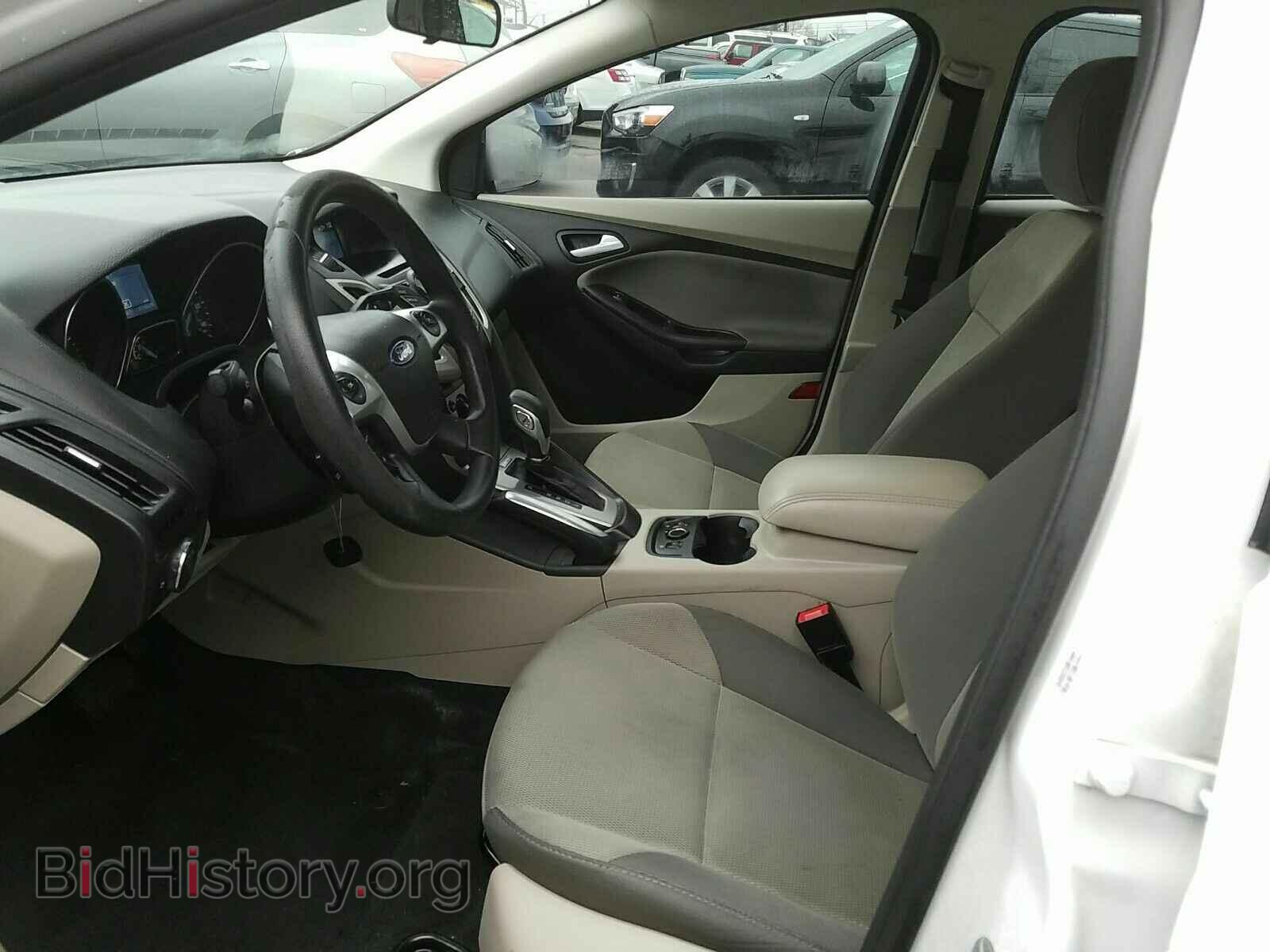 2013 Ford Focus - VIN: 1FADP3F24DL360793 - Фото 3