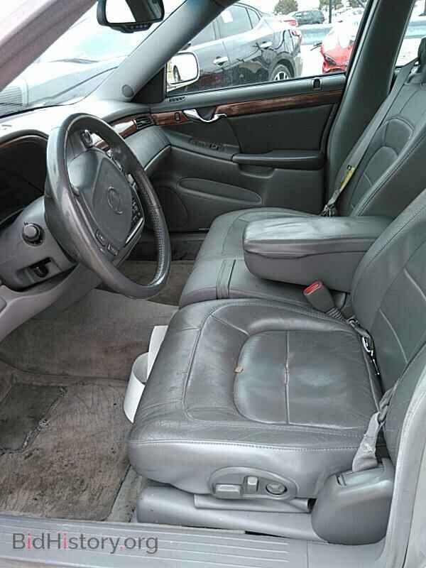 2004 Cadillac DeVille - VIN: 1G6KD54Y74U254266 - Photo 3