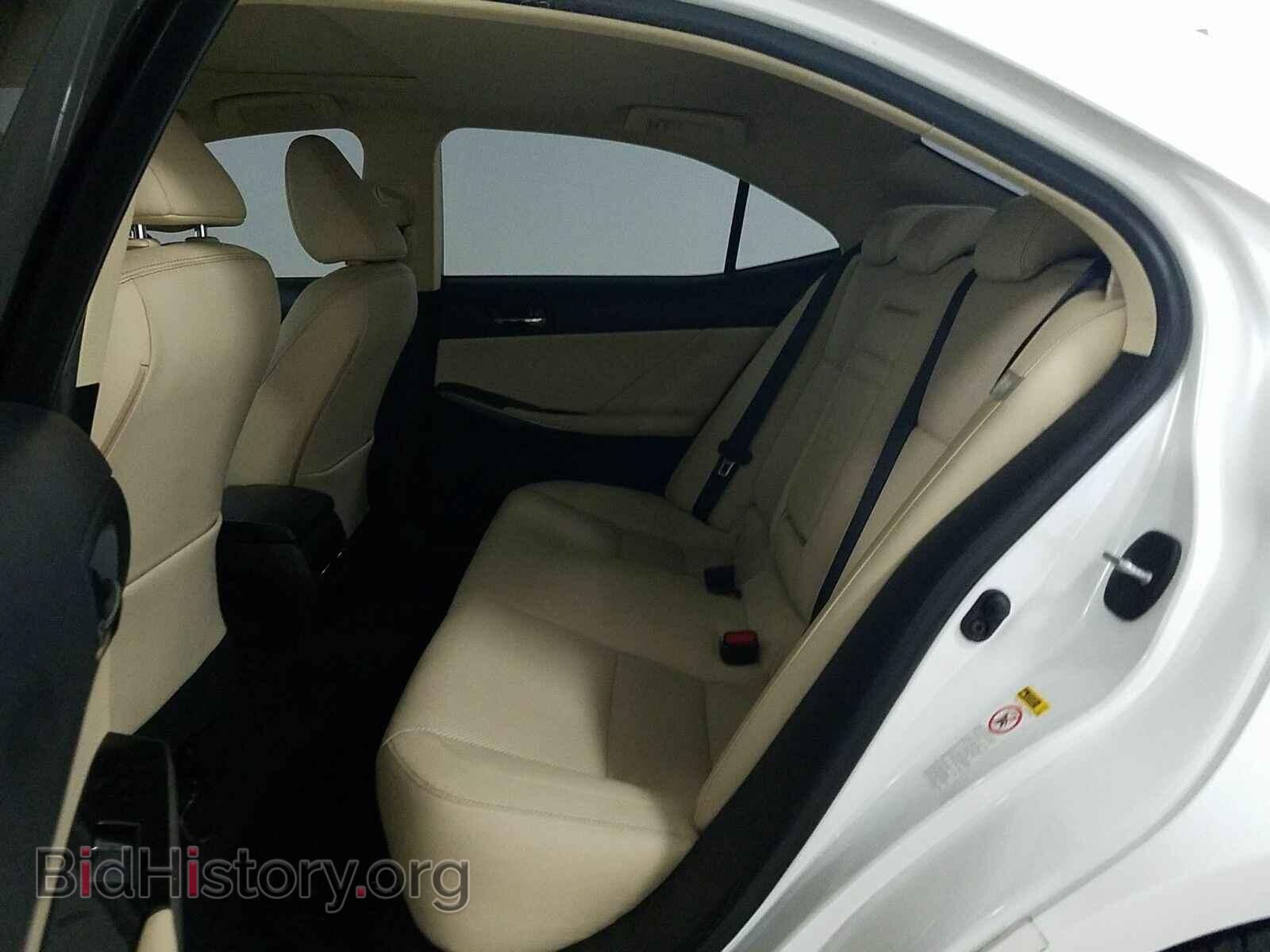 2016 Lexus IS 200t - VIN: JTHBA1D24G5006807 - Фото 13