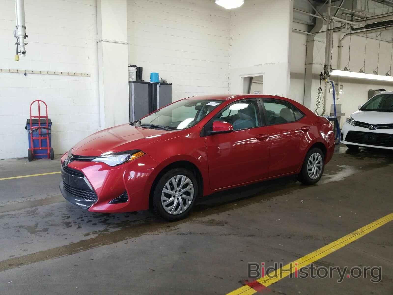 Photo 5YFBURHE7HP708278 - Toyota Corolla 2017