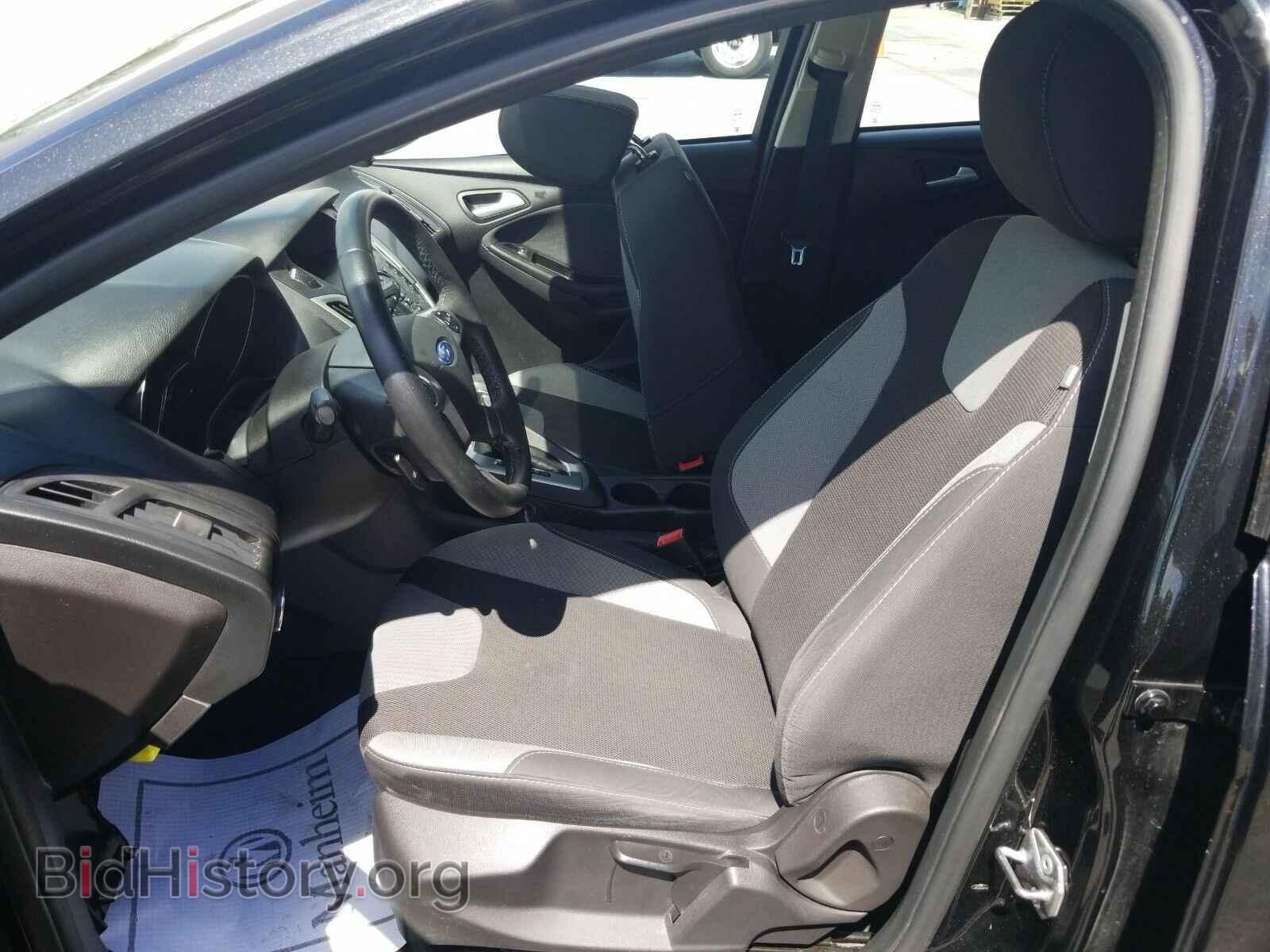 2014 Ford Focus - VIN: 1FADP3K28EL330090 - Photo 3