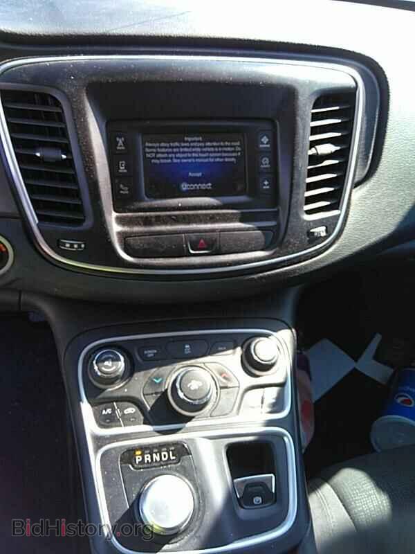 2016 Chrysler 200 - VIN: 1C3CCCFB5GN194220 - Фото 4