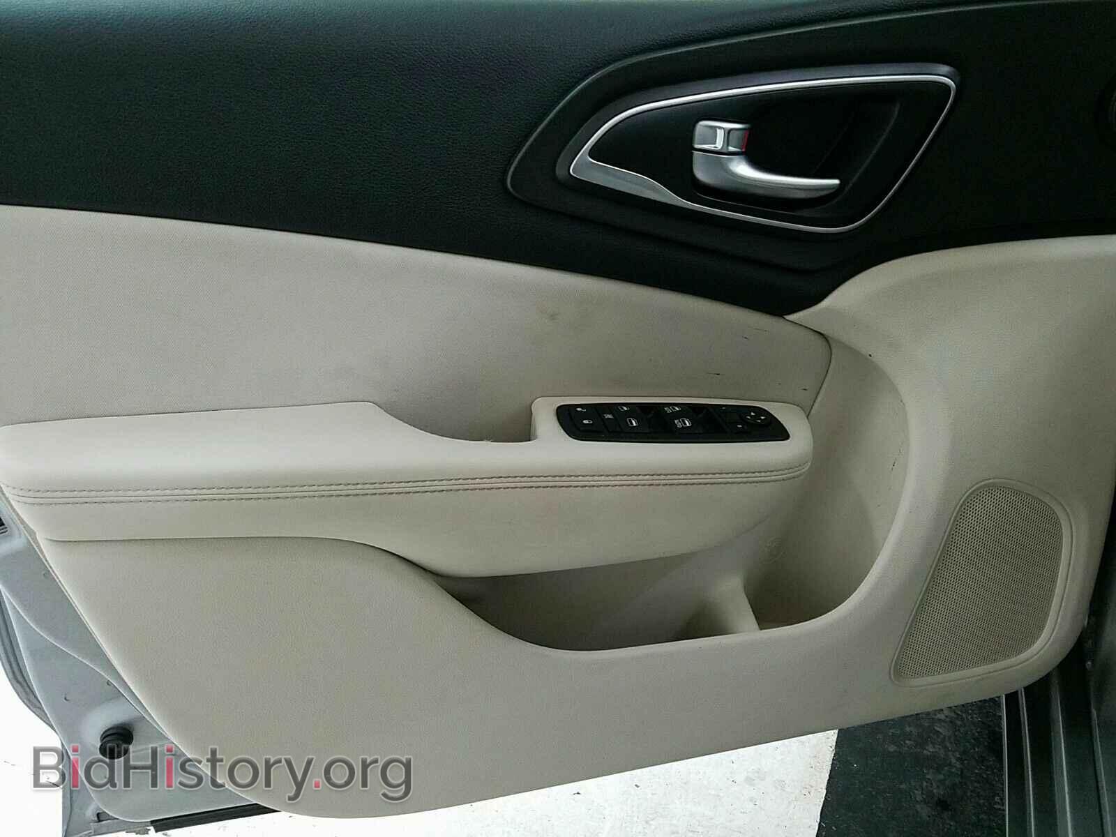 2016 Chrysler 200 - VIN: 1C3CCCAB8GN164250 - Фото 9