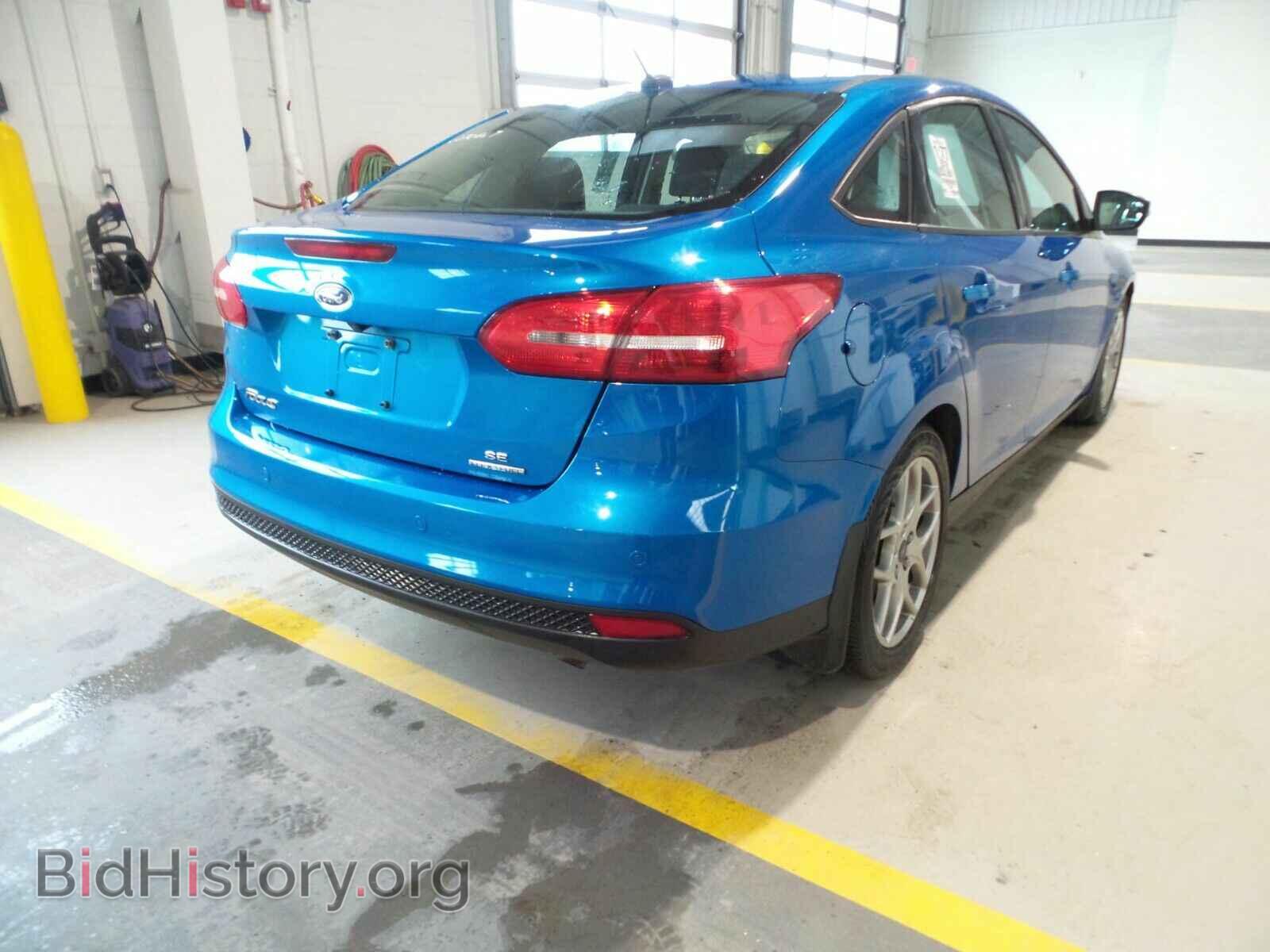2016 Ford Focus - VIN: 1FADP3F2XGL300036 - Фото 2