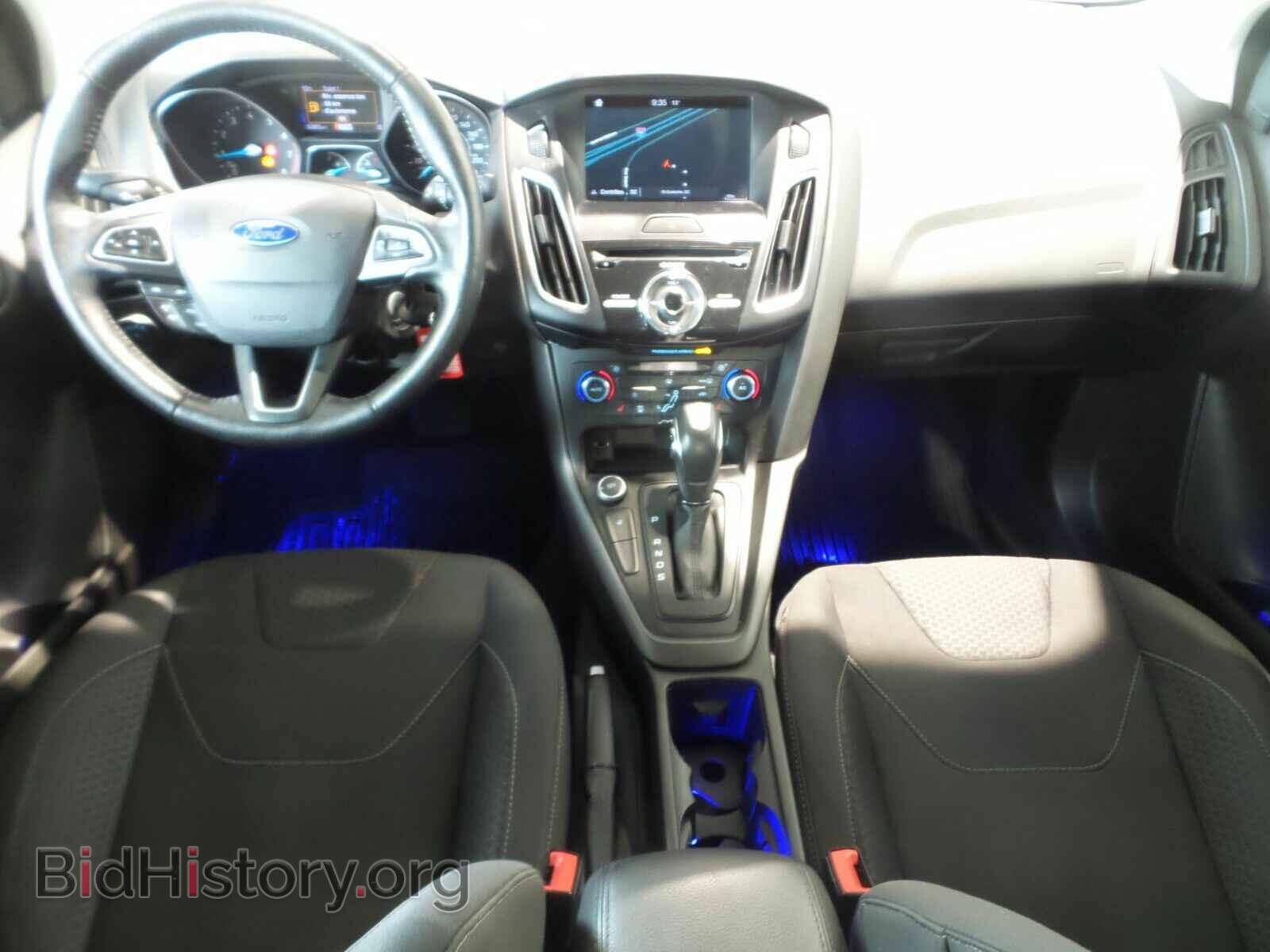 2016 Ford Focus - VIN: 1FADP3F2XGL300036 - Фото 4