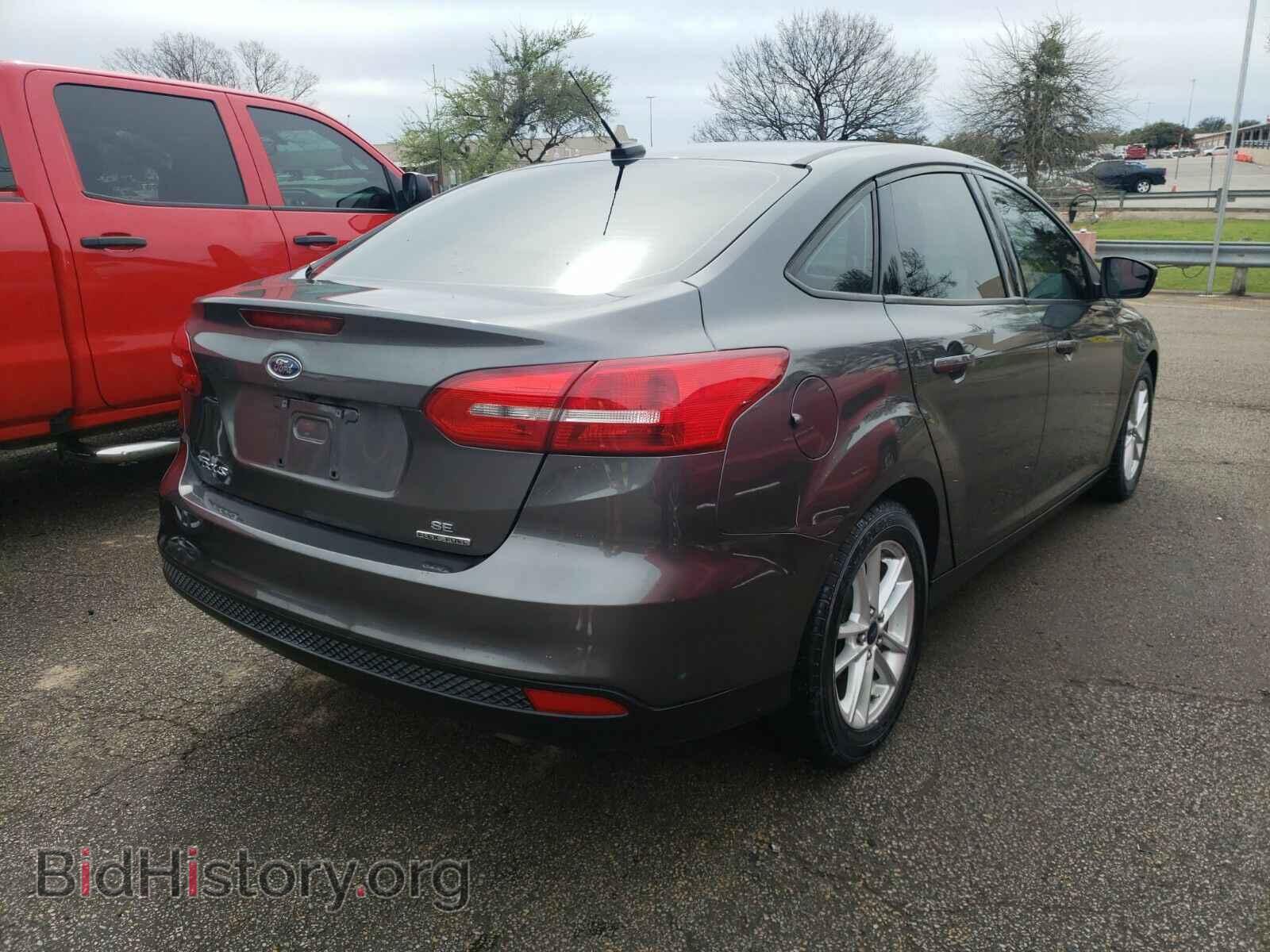 2016 Ford Focus - VIN: 1FADP3F20GL238632 - Photo 2