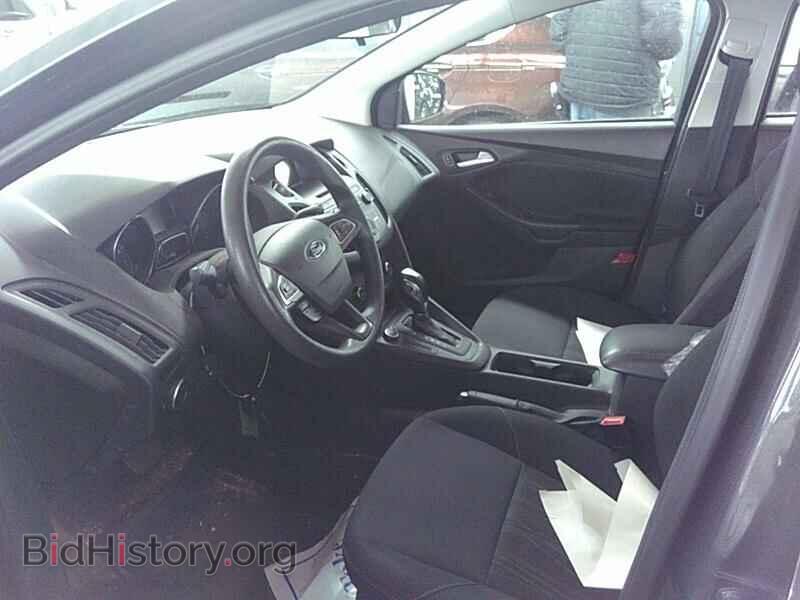 2016 Ford Focus - VIN: 1FADP3F26GL233158 - Photo 3