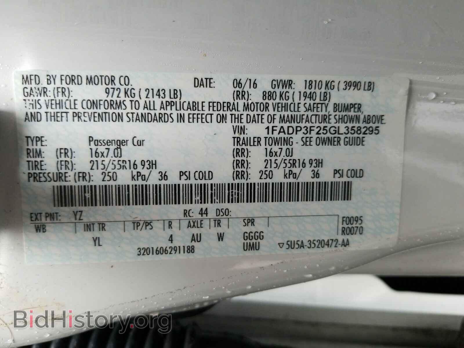 2016 Ford Focus - VIN: 1FADP3F25GL358295 - Photo 6