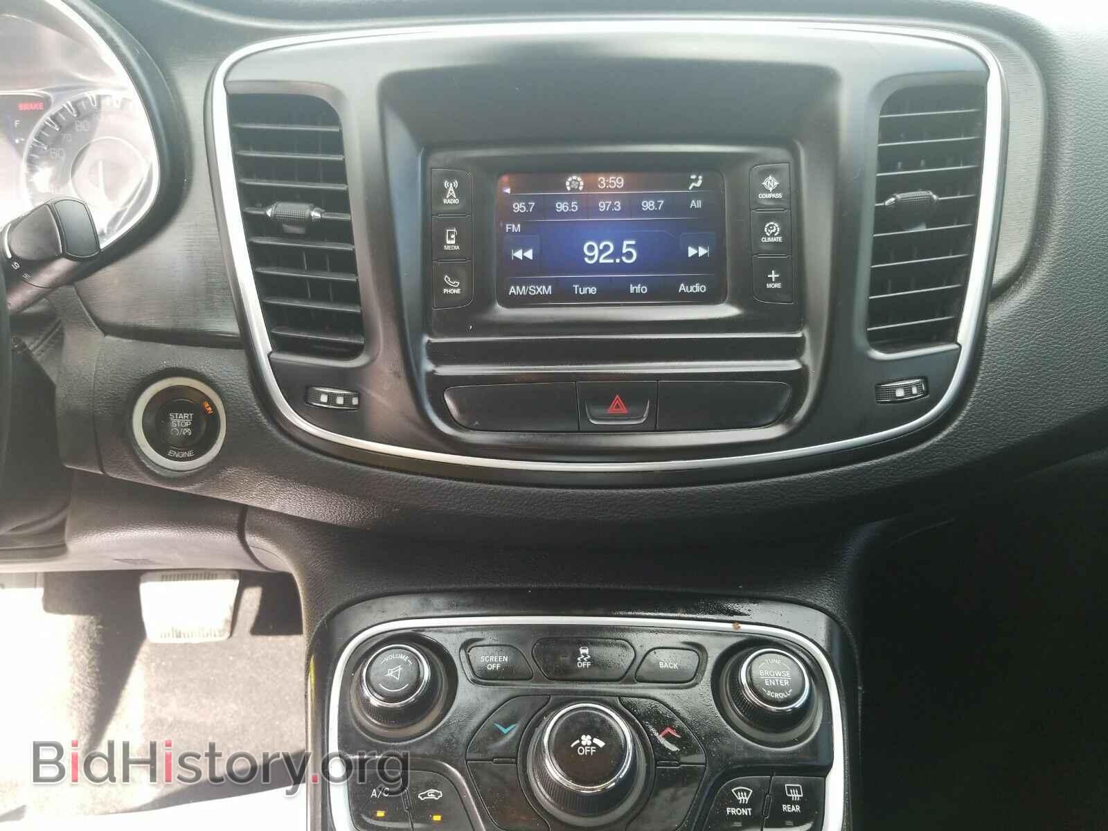 2016 Chrysler 200 - VIN: 1C3CCCAB6GN117136 - Фото 4