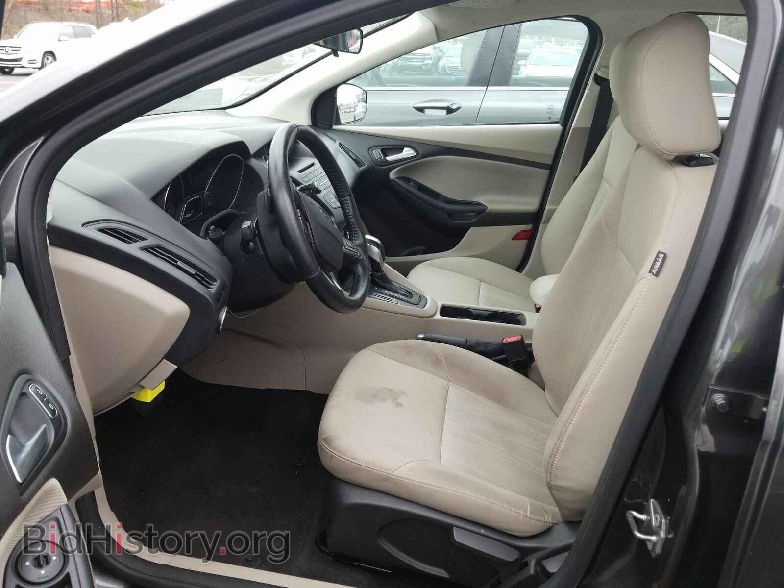 2016 Ford Focus - VIN: 1FADP3F2XGL261352 - Фото 3