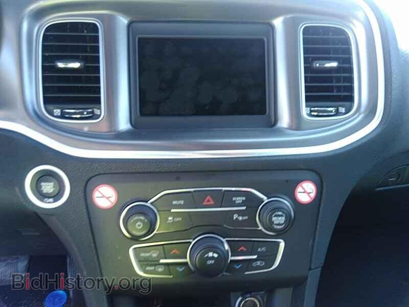 2019 Dodge Charger - VIN: 2C3CDXBG1KH743631 - Photo 4