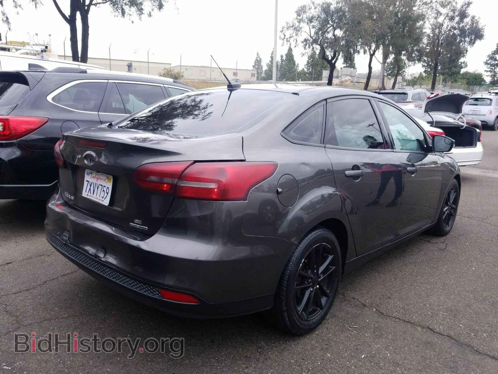 2015 Ford Focus - VIN: 1FADP3F21FL316558 - Фото 2