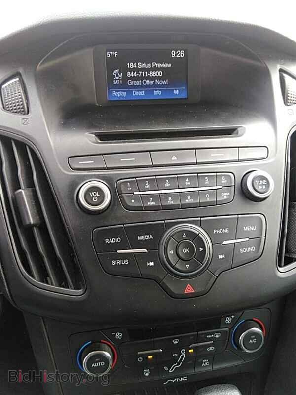 2017 Ford Focus - VIN: 1FADP3FE2HL276018 - Фото 4