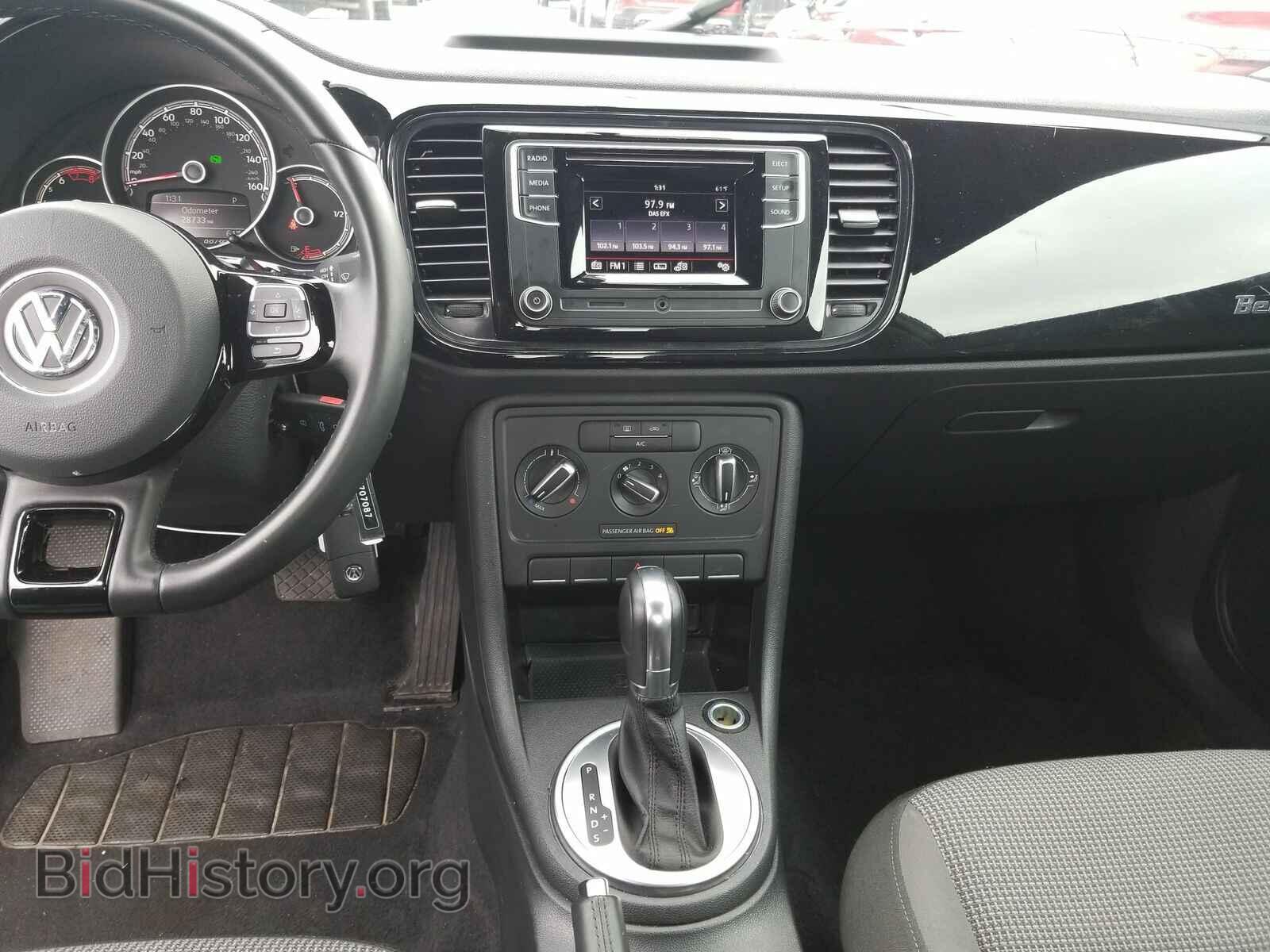 2019 Volkswagen Beetle - VIN: 3VWFD7AT3KM707087 - Фото 4