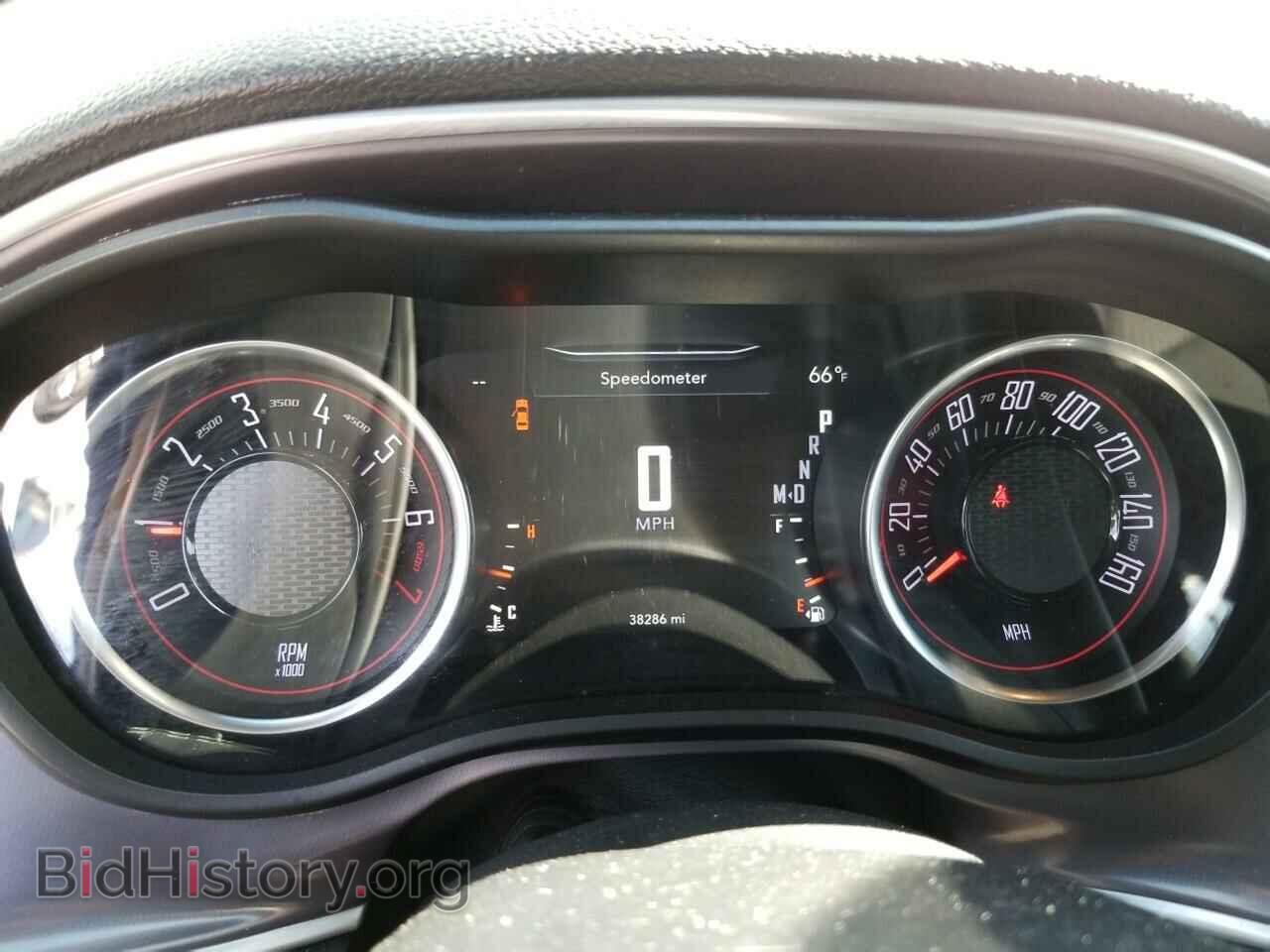 2019 Dodge Challenger - VIN: 2C3CDZGGXKH529452 - Photo 5