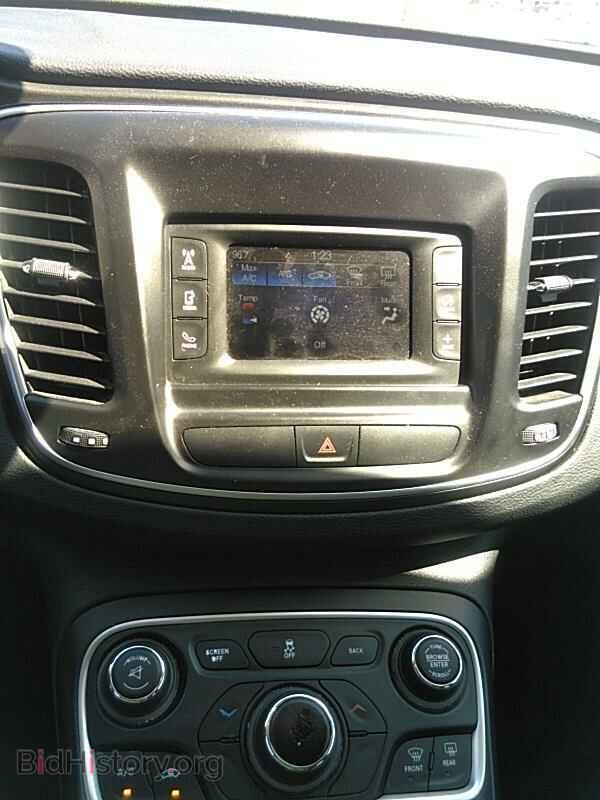 2016 Chrysler 200 - VIN: 1C3CCCAB0GN117455 - Фото 4