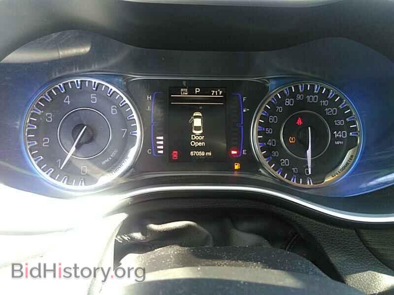 2016 Chrysler 200 - VIN: 1C3CCCAB0GN117455 - Фото 5