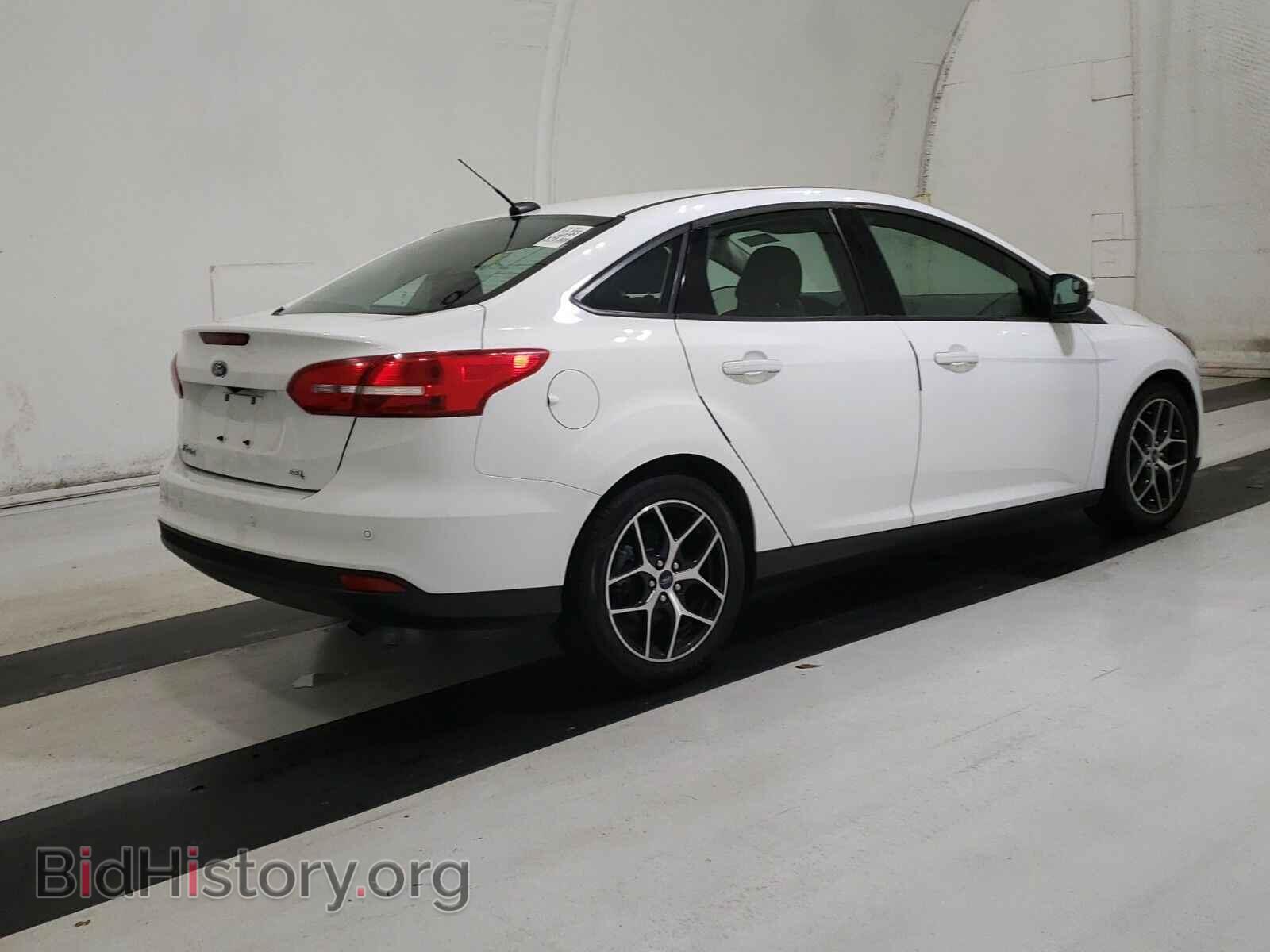 2017 Ford Focus - VIN: 1FADP3H22HL248691 - Фото 4