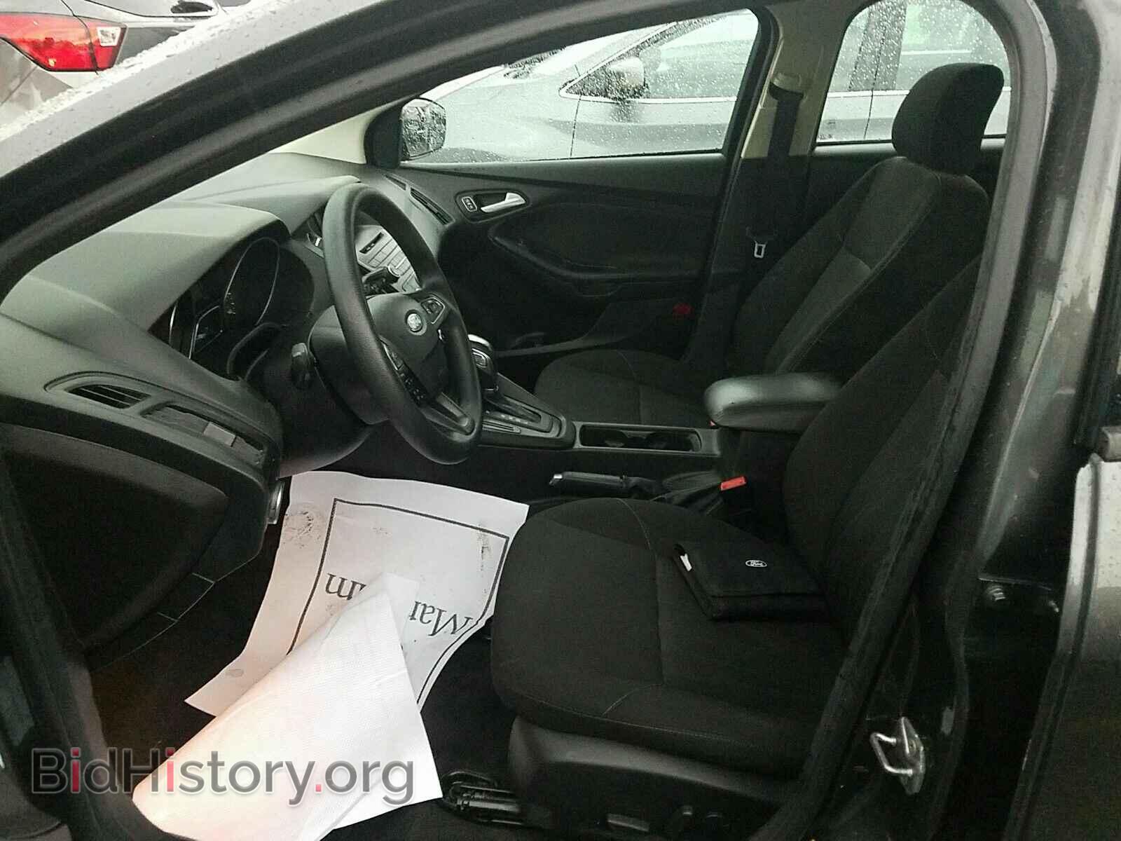 2016 Ford Focus - VIN: 1FADP3K25GL253570 - Фото 3