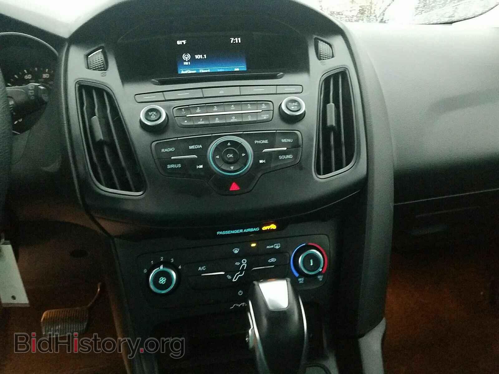 2016 Ford Focus - VIN: 1FADP3K25GL253570 - Фото 4