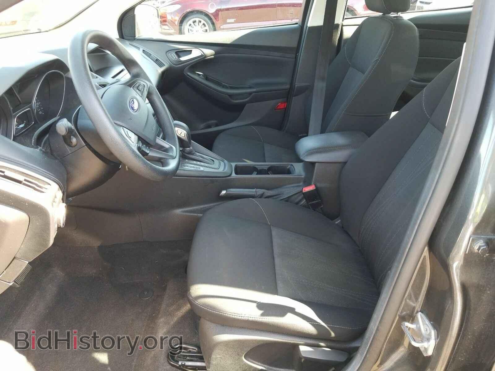 2017 Ford Focus - VIN: 1FADP3F25HL213534 - Фото 3