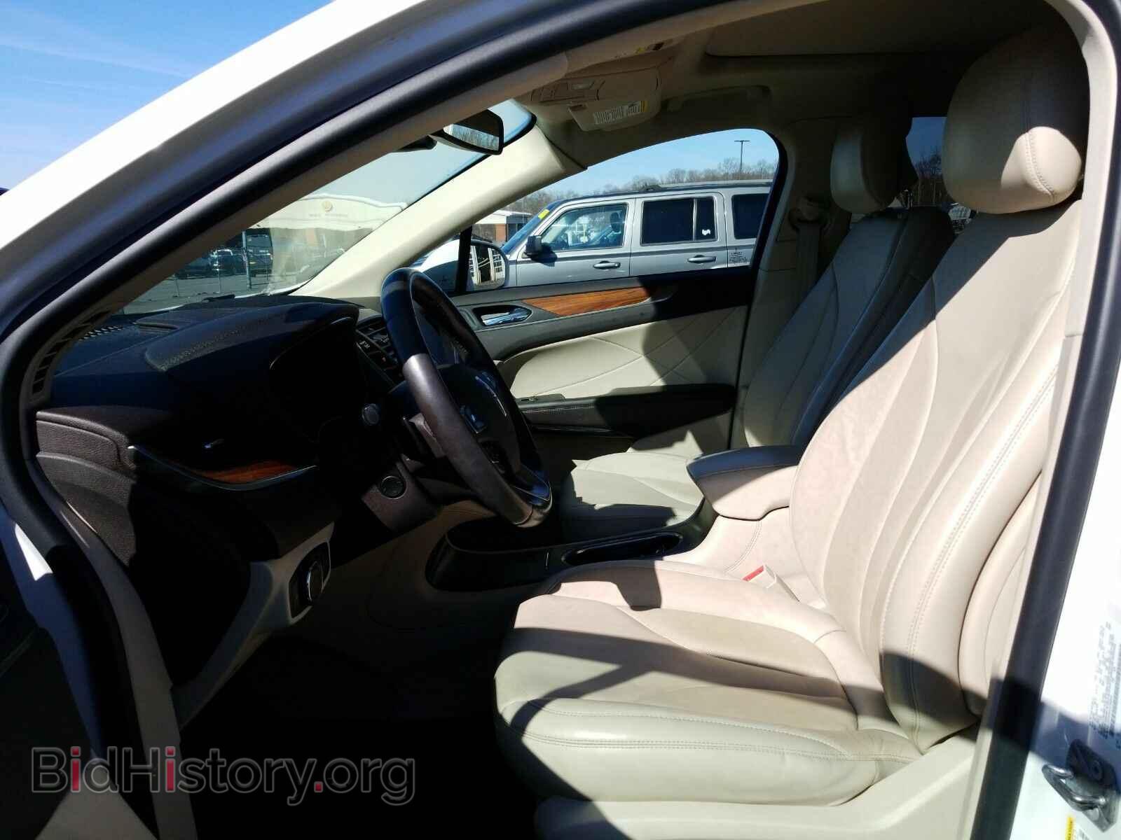 2017 Lincoln MKC - VIN: 5LMCJ2D95HUL35203 - Фото 3