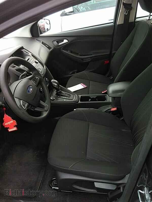 2017 Ford Focus - VIN: 1FADP3F28HL285733 - Фото 3