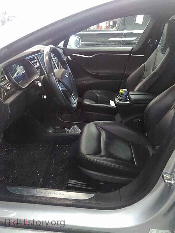 2015 Tesla Model S - VIN: 5YJSA1E28FF120452 - Photo 3