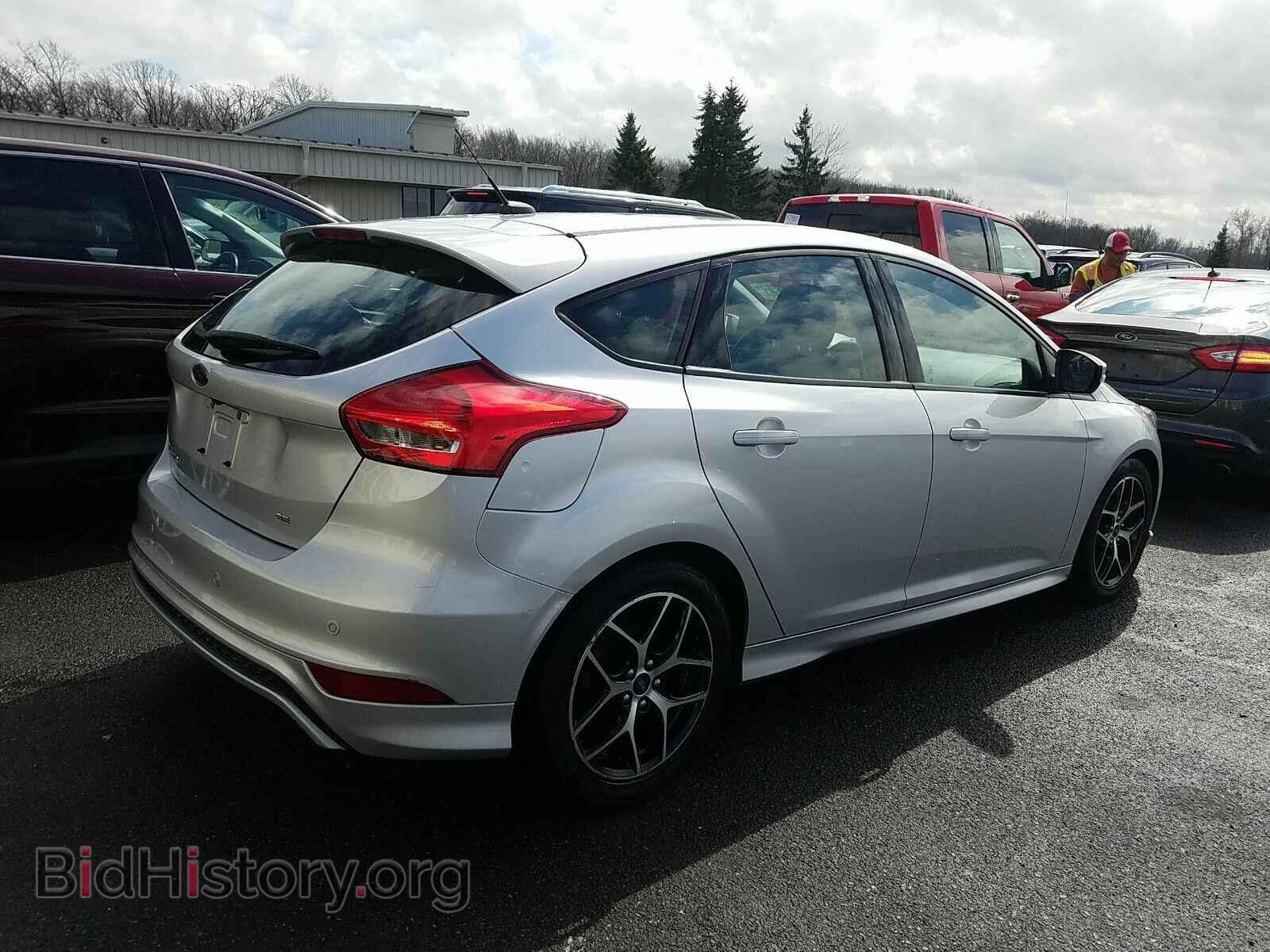 2016 Ford Focus - VIN: 1FADP3K27GL375685 - Photo 2