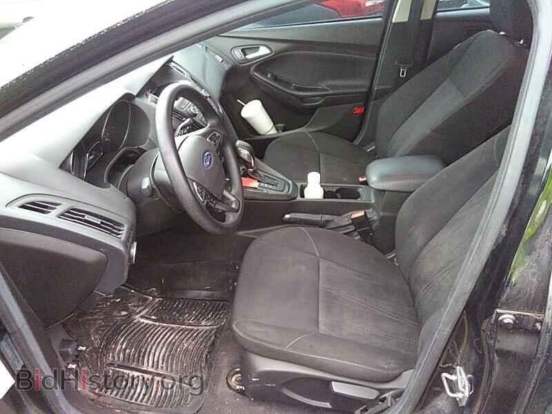 2017 Ford Focus - VIN: 1FADP3K28HL312662 - Фото 3