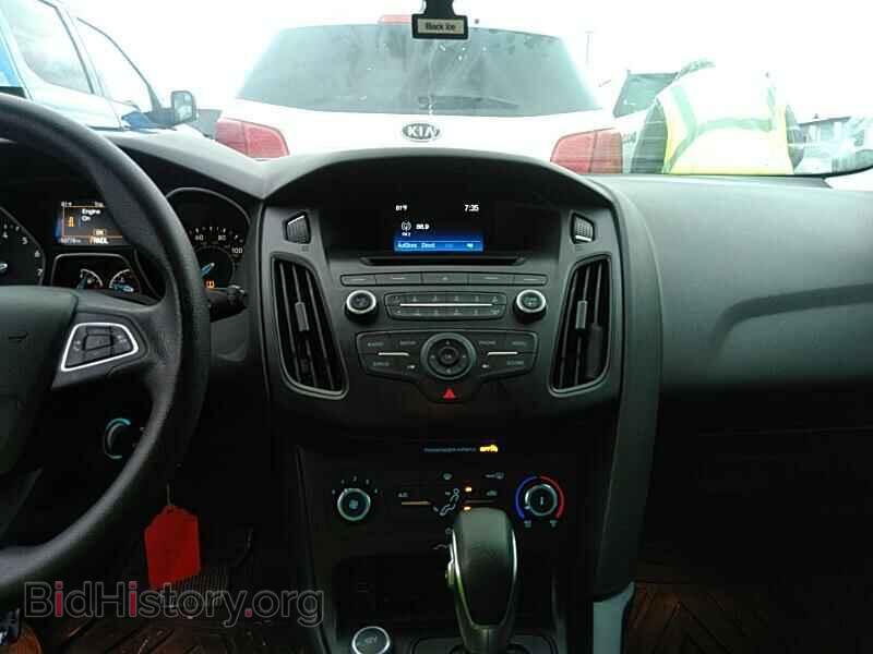 2017 Ford Focus - VIN: 1FADP3K28HL312662 - Фото 4