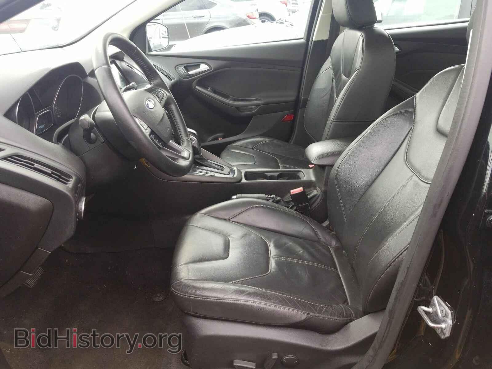 2016 Ford Focus - VIN: 1FADP3F20GL350668 - Photo 3
