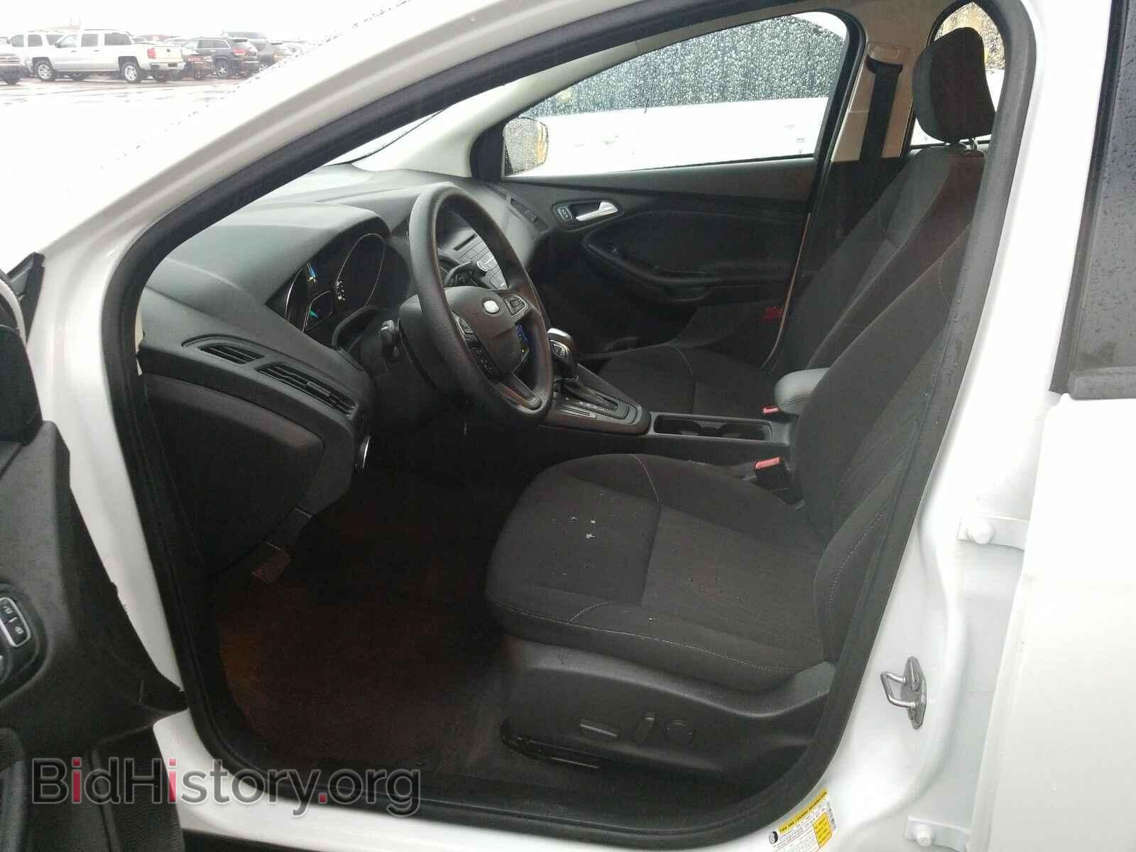 2016 Ford Focus - VIN: 1FADP3F24GL295108 - Фото 3