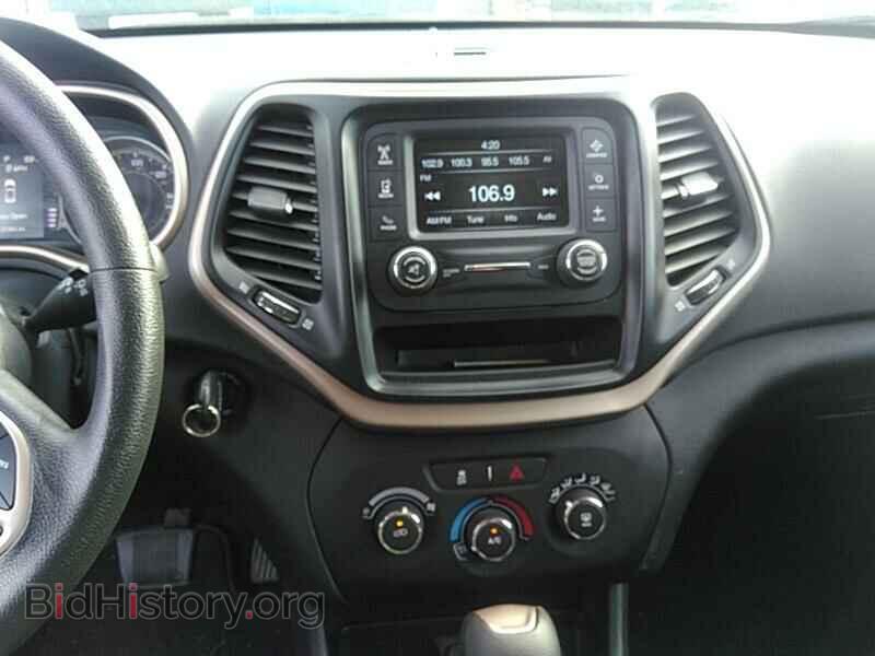 2018 Jeep Cherokee - VIN: 1C4PJLCB3JD556789 - Фото 4