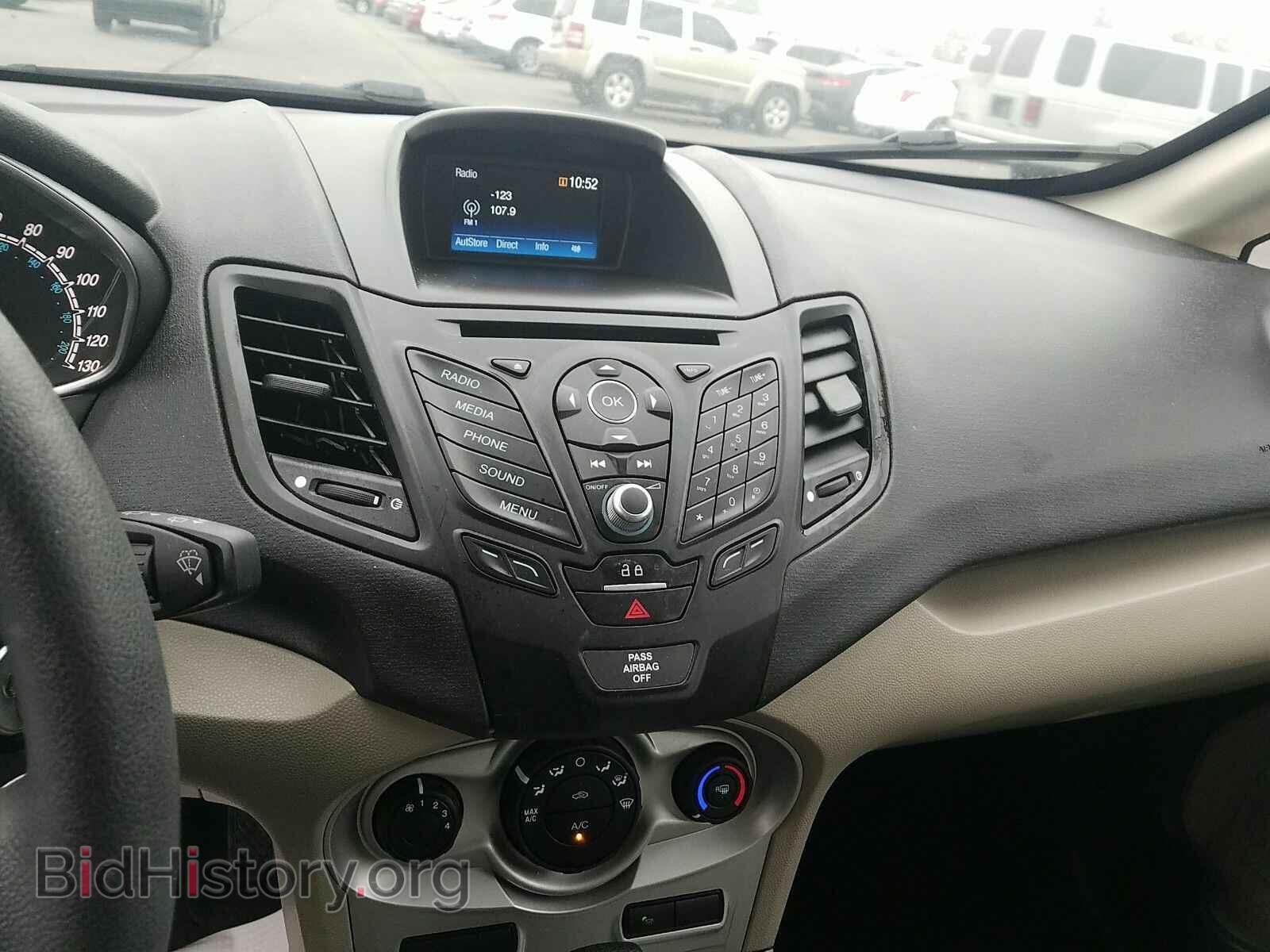 2018 Ford Fiesta - VIN: 3FADP4EJ4JM100175 - Фото 4