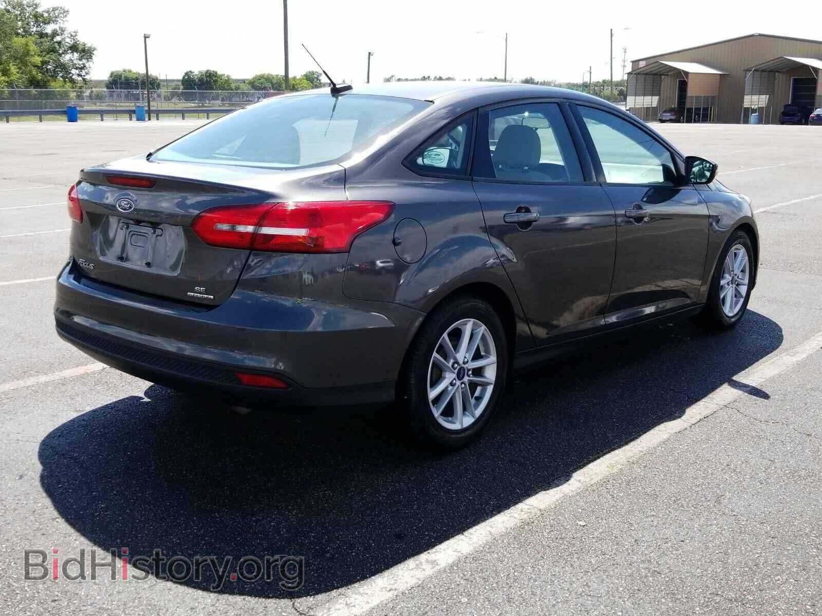2016 Ford Focus - VIN: 1FADP3F23GL202255 - Photo 2