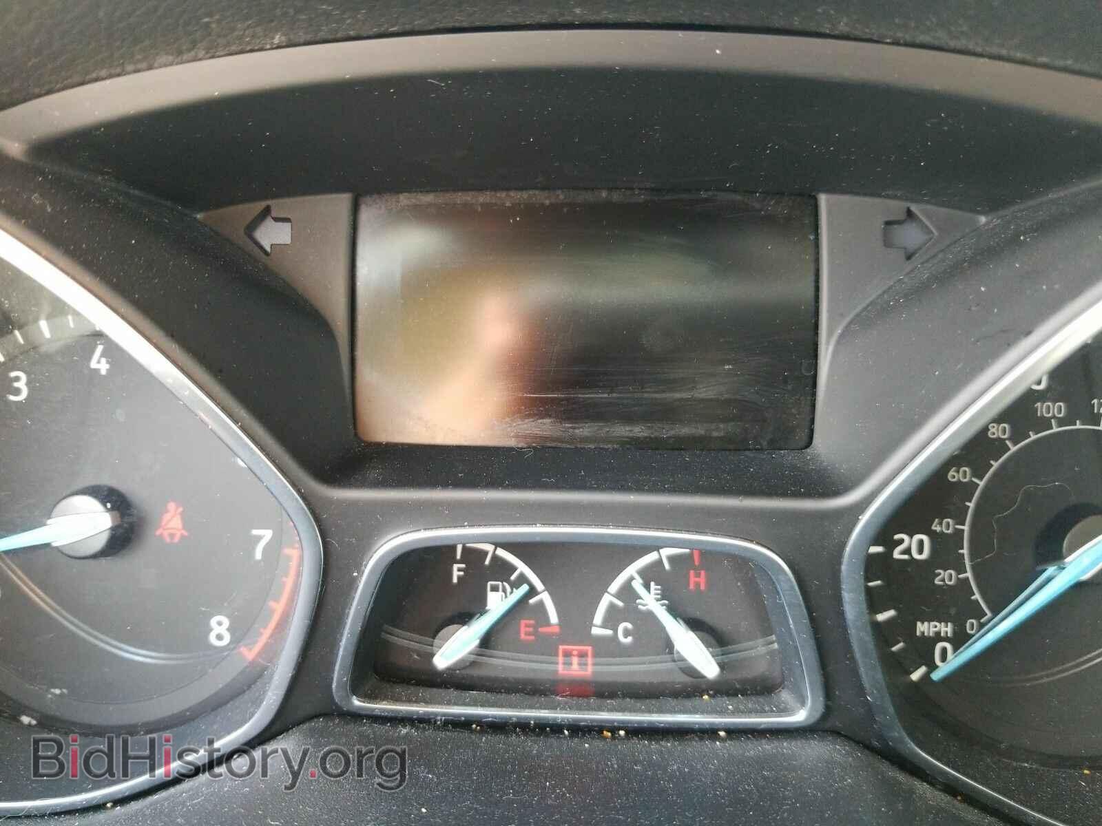 2016 Ford Focus - VIN: 1FADP3F23GL202255 - Photo 5