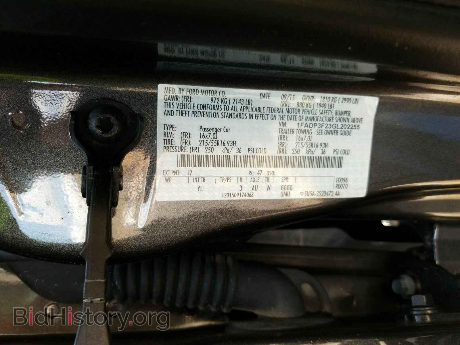 2016 Ford Focus - VIN: 1FADP3F23GL202255 - Photo 6