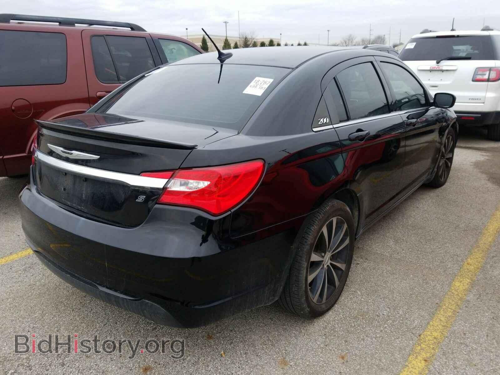2012 Chrysler 200 - VIN: 1C3CCBHG1CN158747 - Фото 2