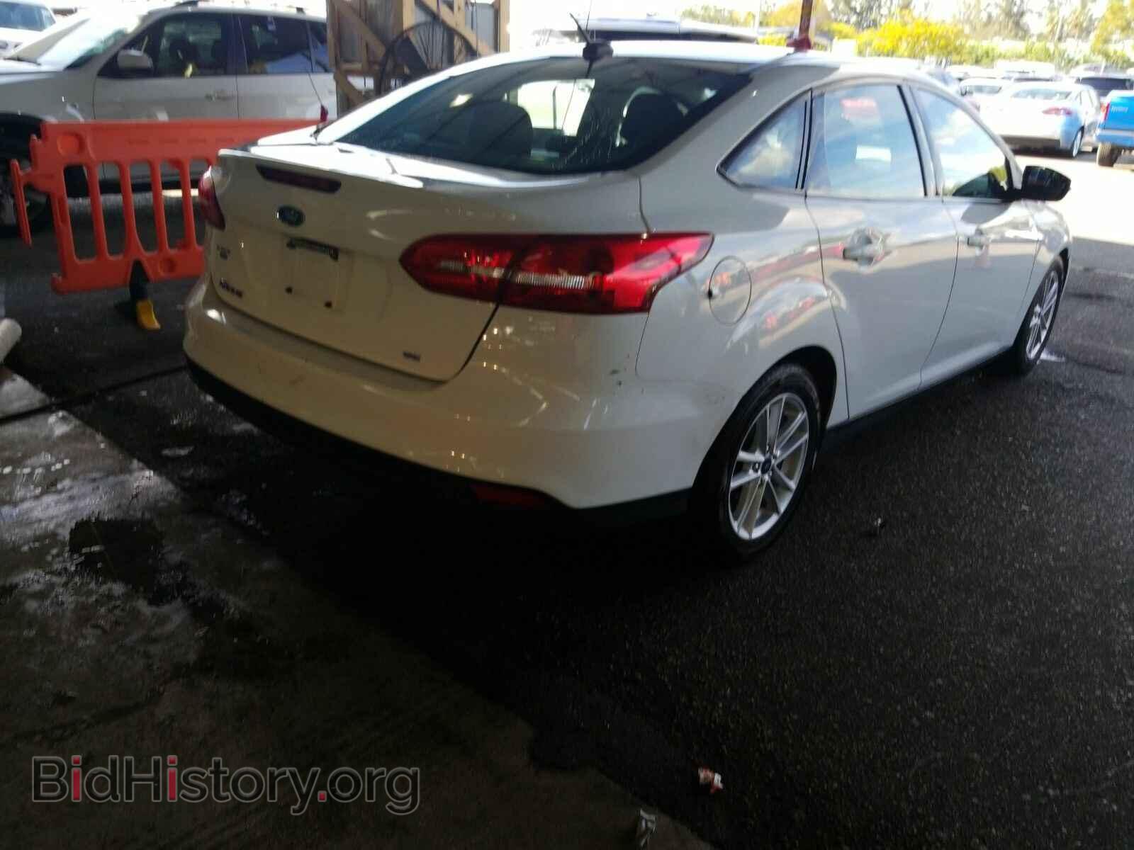 2017 Ford Focus - VIN: 1FADP3F27HL256546 - Фото 2